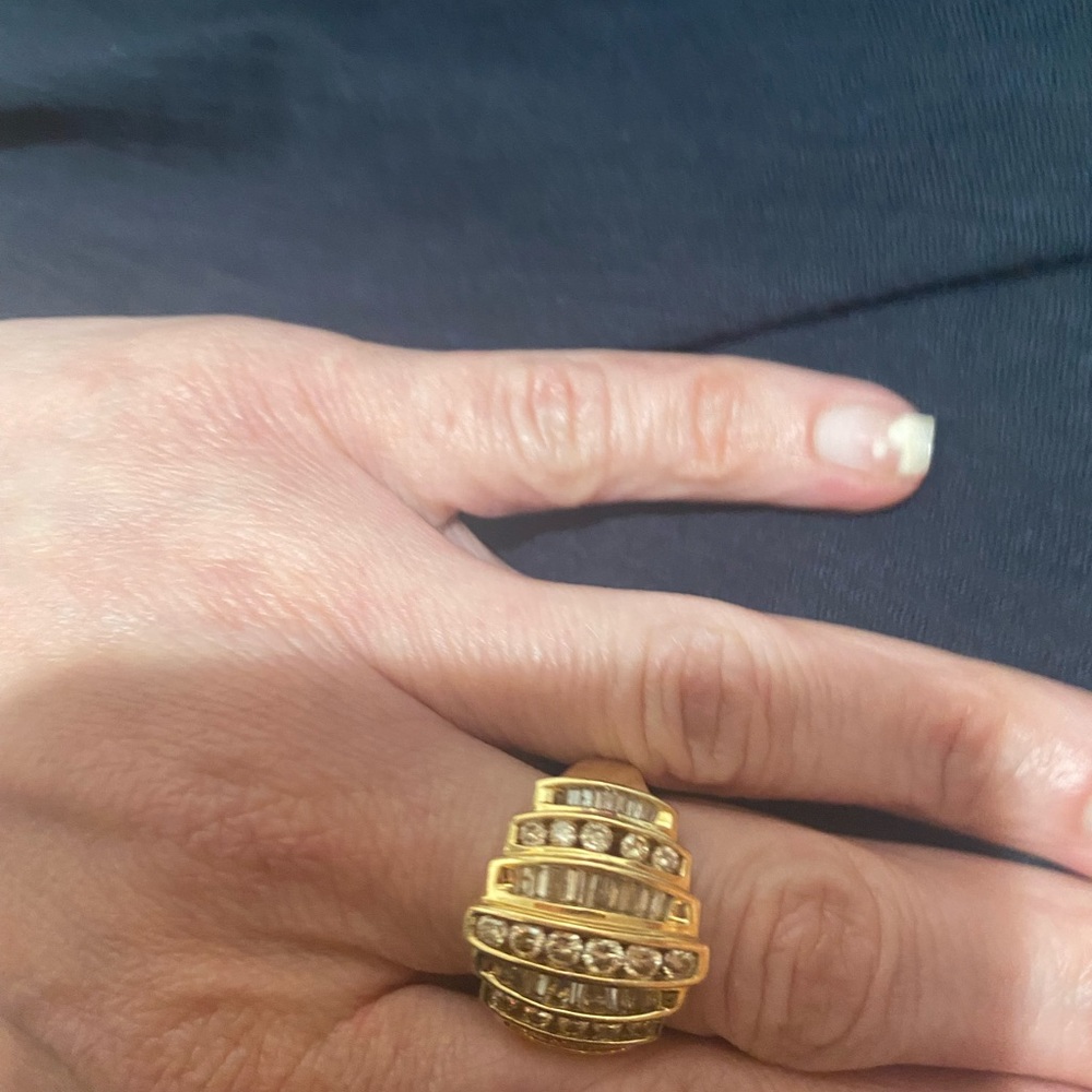 Estate 14K solid Gold Diamond Ring - Picture 4 of 7